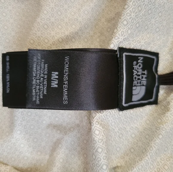 The North Face Venture Wind Breaker/ Rain Jacket - Picture 3 of 3